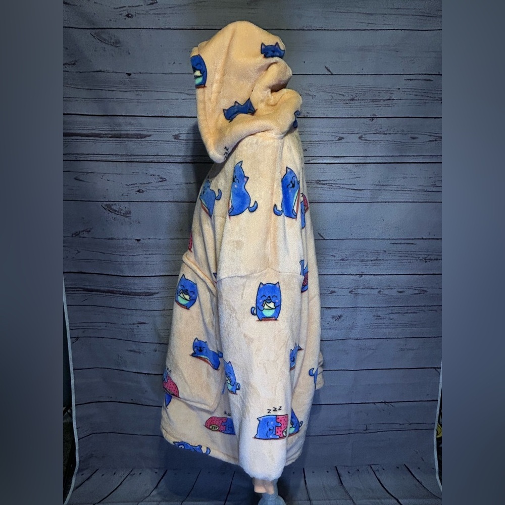 Oodie Cat Print Oversized Hoodie Blanket Peach XXL for Age 14+ - Picture 3 of 7